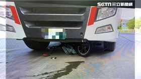 台泥台中大肚分廠發生死亡車禍，一名越籍移工慘遭水泥車輾斃。（圖／翻攝畫面）
