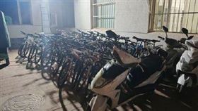 看到2輪就凍未條！他路邊偷43輛回家收藏　警上門還炫耀：這台限量版