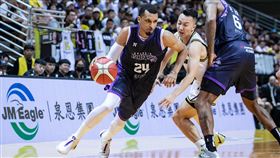 國王輪休6主力，但攻城獅靠艾夫伯轟37分才以105：101險勝。（圖／PLG聯盟提供）