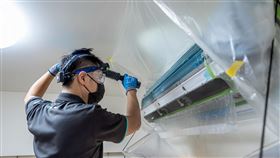 電價漲如何省荷包？智樂家：定期洗冷氣最多省12%電費。（圖／品牌業者提供）