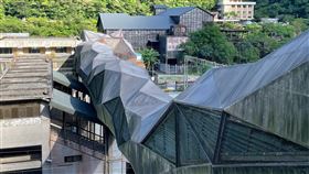 猴硐「貓橋」已使用多年，受到當地潮溼氣候影響，考量遊客安全及旅遊環境的品質，刻正進行修繕。（圖／翻攝自新北市政府官網）