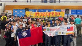 台灣隊前進世界機器人大賽12支來自台灣的隊伍，遠赴密西根州參加Robofest世界機器人大賽，戰果包括4項第一名、2項第二名、1項第三名及1項第六名。（駐芝加哥辦事處提供）中央社記者鍾佑貞華盛頓傳真  113年5月13日