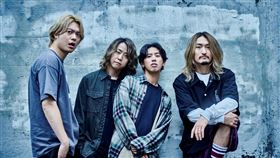 ▲日本搖滾天團 ONE OK ROCK （左到右 ）吉他手Toru、鼓手Tomoya、主唱Taka、貝斯手 Ryota。（圖／華納音樂提供）