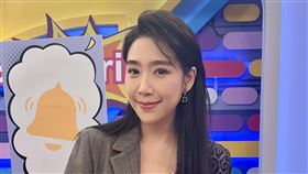 依依月子期間出來賺錢，引起觀眾側目（圖／緯來提供）