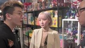 本本和蹦闆謊稱兩人開房間被跟拍，孫生信以為真。（圖／翻攝本本IG）