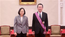 蔡英文總統今（15）日上午頒授國家安全會議秘書長顧立雄等22人勳章。（圖／總統府提供)