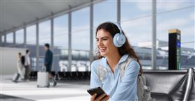 soundcore Space One降噪藍牙耳罩式耳機，簡潔俐落造型宛如時尚精品。（圖／品牌業者提供）