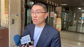 基市府提追加預算  採購電動機車供里鄰長使用基隆市政府向議會提出追加預算，打算採購526輛電動機車供里鄰長使用，市長謝國樑10日（圖）出席活動表示，里長的公務機車車齡已10餘年非常老舊，安全上有很大問題，至於鄰長部分，要詢問民政處後才能充分說明。中央社記者王朝鈺攝  113年5月10日