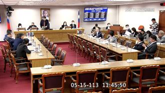 槓麥克風消音！羅智強示範插話干擾吳思瑤