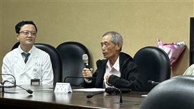 73歲住台南東山務農的林先生（右），今北上分享內視鏡結紮手術治療成功情況。（圖／記者簡浩正攝影）