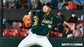 ▲台鋼雄鷹投手黃群。（圖／記者劉彥池攝影）