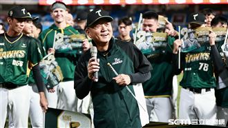 都說不在意千勝　真實到手洪總卻哽咽尬笑