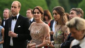 威廉王子（左）與蘿絲漢伯里（右）是青梅竹馬。（圖／翻攝自X@KaiseratCB）