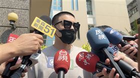 Toyz,大麻，入獄，台中地檢署，報到，墨鏡，一臉愁容(圖／記者林意筑拍攝)