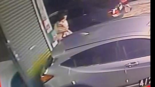 7旬翁抱女嬰突心梗　員警護理師接力搶命