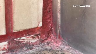 嘉義公寓5度遭潑漆、灑穢物　住戶們怕爆