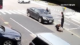 V轉彎撞男女1200