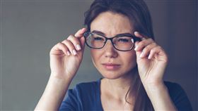 高度近視的人，是青光眼的高風險族群之一。（圖片來源／canva）