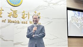 回首7年心情，薛瑞元雖說衛福部事情真的很多，但仍笑得燦爛。（圖／記者簡浩正攝影）
