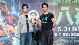 《八戒》決戰未來，薛仕凌（左）、曹佑寧。（圖／甲上娛樂提供）