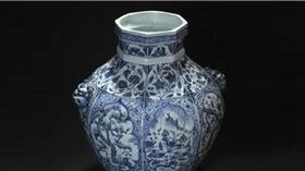 外稿勿用!!一名中國男子將祖傳的裝米、醃鴨蛋罐賣出。（圖／翻攝自微博）