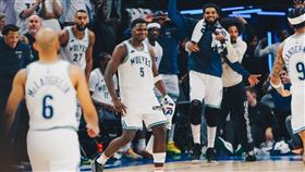 明尼蘇達灰狼大筆分打爆丹佛金塊，成功逼出系列賽第7戰。（圖／翻攝自灰狼隊官方X）