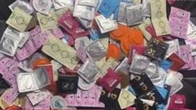 法院拍賣保險套。（圖／翻攝自微博）