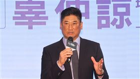 辜仲諒出席棒球經典賽台灣隊成軍記者會世界棒球經典賽台灣隊成軍記者會6日舉行，中華民國棒球協會理事長辜仲諒出席致詞表示，將全力協助球隊爭取最高榮耀。中央社記者鄭清元攝  112年2月6日