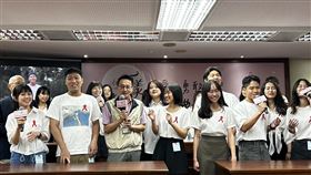 羅一鈞現身也獻聲（左三）力挺。（圖／記者簡浩正攝影）