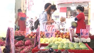 獨／揭密三角窗水果行！開24小時原因曝光