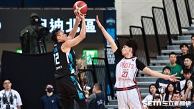 ▲臺北富邦勇士前鋒林志傑後仰跳投。（圖／記者劉彥池攝影）