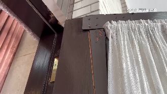 藍綠白全武行多人掛彩！立院門框遭撞裂