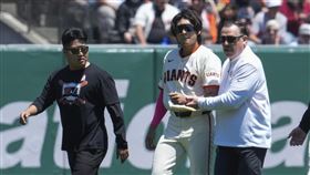 ▲巨人外野手李政厚左肩動刀，本季報銷。（圖／美聯社／達志影像）