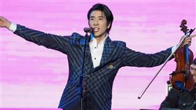 王力宏傳出將參戰《歌手2024》。（圖／翻攝自微博／王力宏）