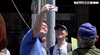 他開宣傳車踢館四叉貓　民眾怒嗆：臭俗仔