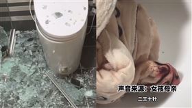 女兒進浴室洗澡，身旁的玻璃門無預警爆裂。（圖／翻攝自微博）