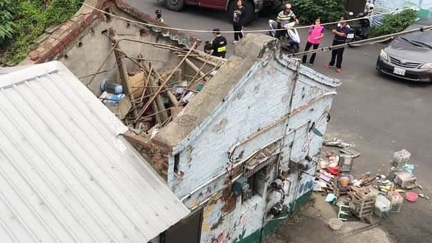 彰化民宅屋頂塌陷…婦遭活埋！露手臂求救