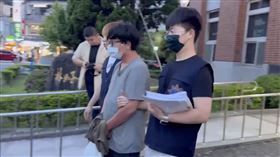  不只鎖法官車！嫌犯「在家種大麻」當場被抓包　涉犯4罪遭士檢聲押。（圖／翻攝畫面）