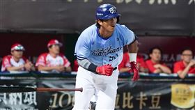 ▲富邦悍將高國麟代打4棒，敲出適時一擊送回超前分。（圖／富邦悍將提供）