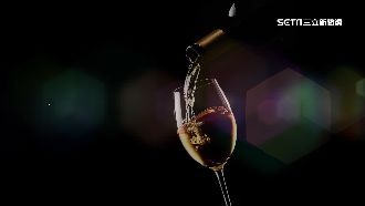 紅酒瓶裝「紅烏龍」　台東之光躍國宴餐桌