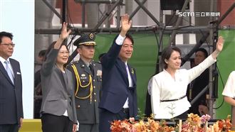 蔡英文眼眶泛淚揮手致意　蕭美琴拭淚