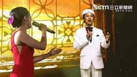 已故寶島歌王文夏與年輕歌手李竺芯跨時空合唱。