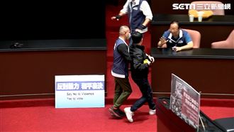 藍白委佔主席台吃早餐！他突爆衝喊這句