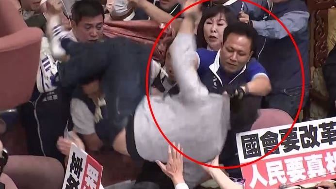 台大醫院澄清沈伯洋沒做MRI　院長說話了