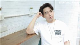 陳德修推出新專輯《適者生存》接受專訪聊創作故事。（圖／記者鄭孟晃攝影）