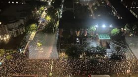 立法院外抗議群眾。（圖／翻攝自黃捷臉書/來源：公民攝影守護民主陣線）