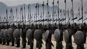 ▲古代打仗，感覺站在第一排的士兵最危險，但其實站在第一排也是有好處的。（圖／翻攝自百度百科）