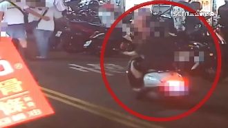 男襲胸得逞還比YA　逛夜市女大生傻眼報警