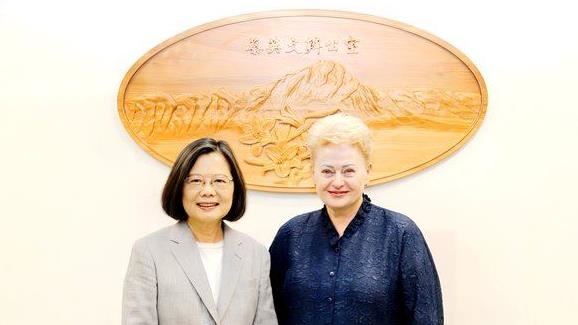 卸任辦公室首曝光！小英跟立國前總統會面