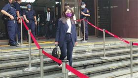 ▲高虹安出庭辯稱助理回捐加班費當零用金，是「立法院行之有年」。（圖／記者楊佩琪攝）